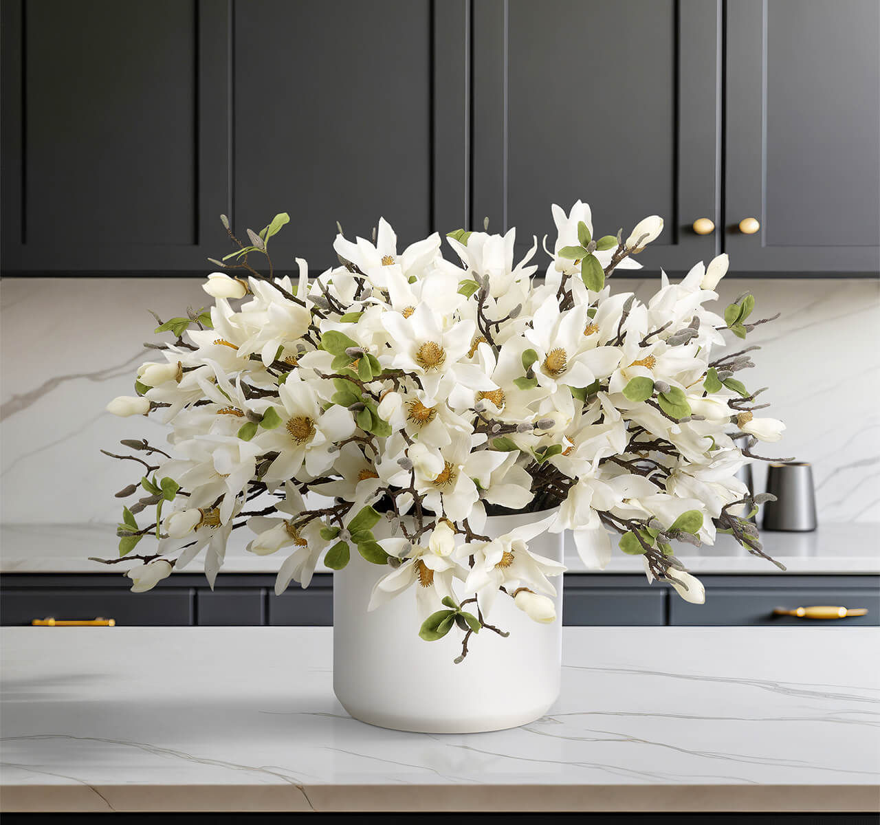 Magnolia, Faux Arrangement