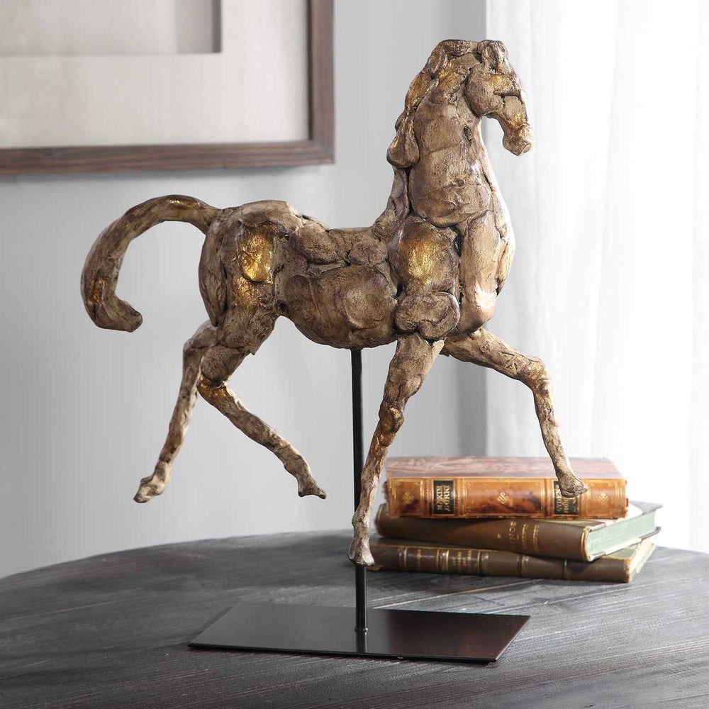CABALLO DORADO SCULPTURE