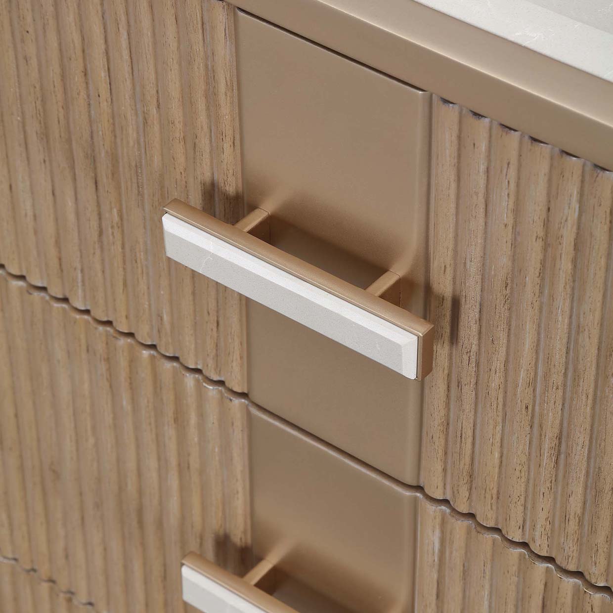 WEST KENG.CARAMEN SIDEBOARD